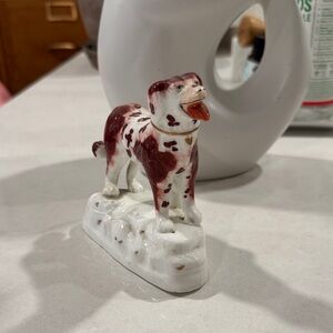 Staffordshire style Brittany Spaniel(?) dog figurine